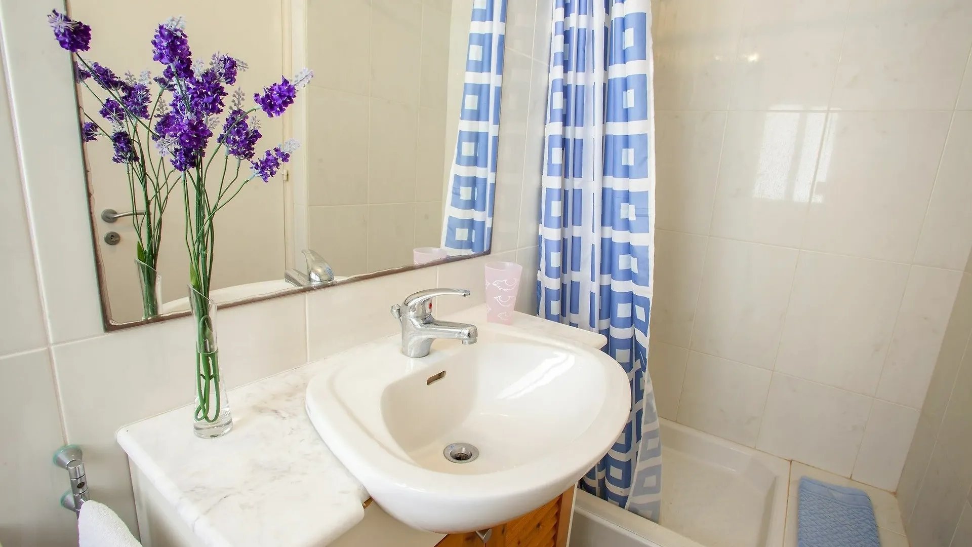 Sunset Beachfront Villa Meneou Λάρνακα