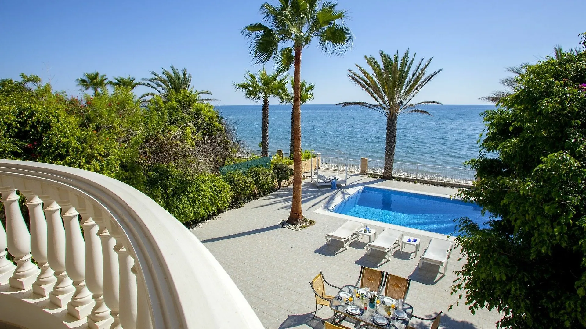 Sunset Beachfront Villa Meneou Λάρνακα Κύπρος
