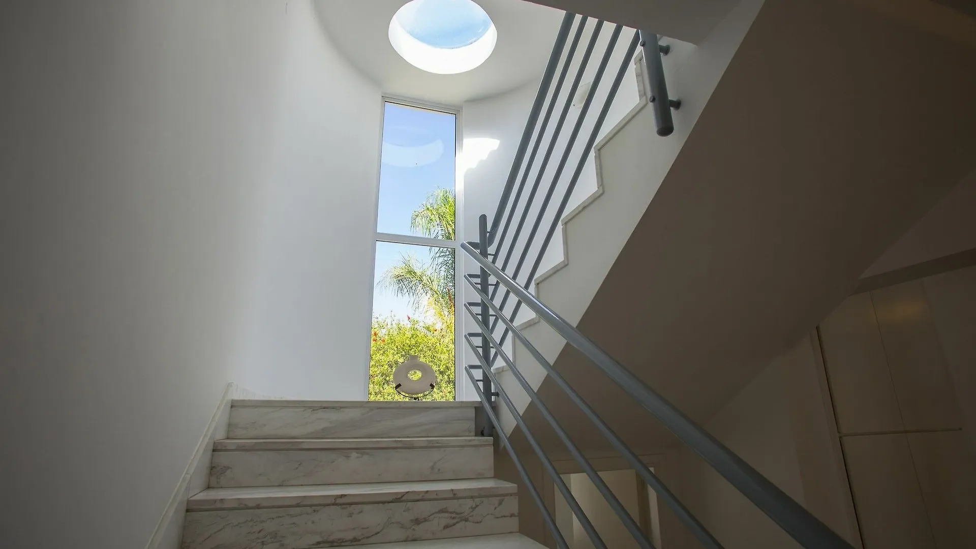 Sunset Beachfront Villa Meneou Λάρνακα