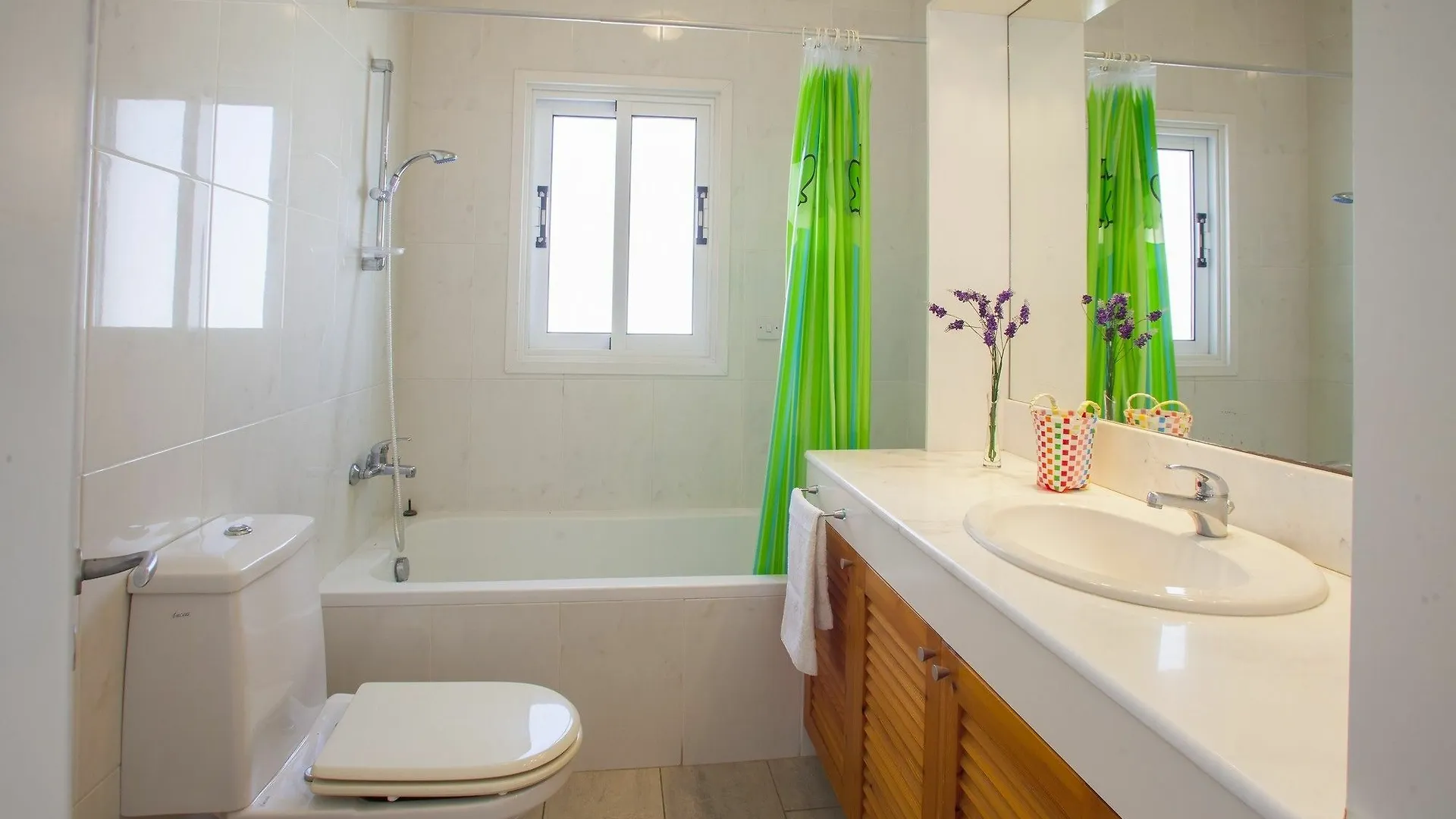 Sunset Beachfront Villa Meneou Λάρνακα